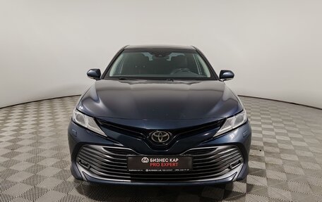 Toyota Camry, 2019 год, 2 129 000 рублей, 2 фотография