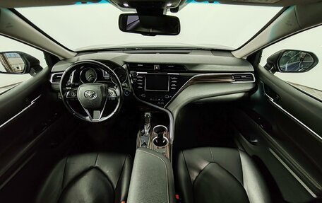 Toyota Camry, 2019 год, 2 129 000 рублей, 15 фотография
