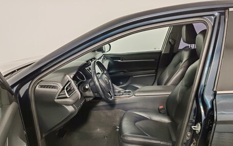 Toyota Camry, 2019 год, 2 129 000 рублей, 17 фотография