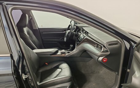 Toyota Camry, 2019 год, 2 129 000 рублей, 21 фотография