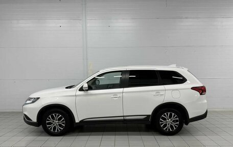 Mitsubishi Outlander III рестайлинг 3, 2020 год, 2 230 000 рублей, 9 фотография
