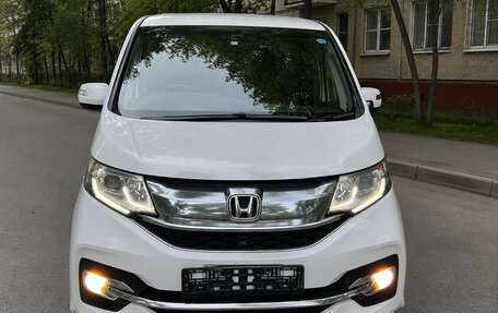 Honda Stepwgn IV, 2016 год, 1 440 000 рублей, 2 фотография