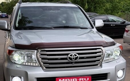 Toyota Land Cruiser 200, 2014 год, 4 000 000 рублей, 1 фотография