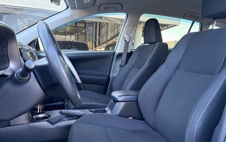 Toyota RAV4, 2015 год, 2 300 000 рублей, 15 фотография