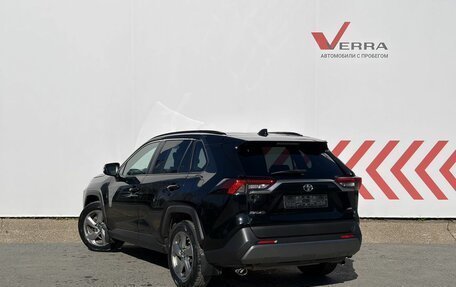 Toyota RAV4, 2021 год, 3 290 000 рублей, 3 фотография