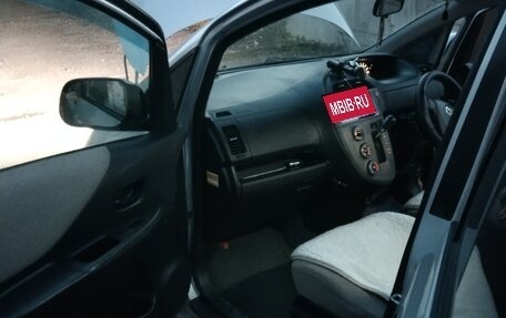 Toyota Ractis I, 2005 год, 520 000 рублей, 9 фотография