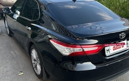 Toyota Camry, 2020 год, 2 600 000 рублей, 2 фотография