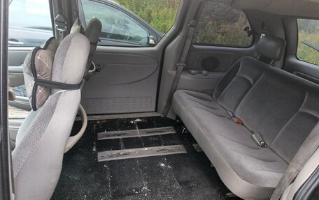Chrysler Voyager IV, 2002 год, 300 000 рублей, 3 фотография