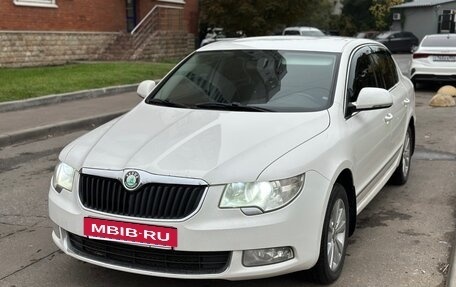 Skoda Superb III рестайлинг, 2011 год, 880 000 рублей, 2 фотография