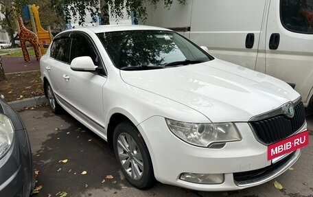 Skoda Superb III рестайлинг, 2011 год, 880 000 рублей, 7 фотография