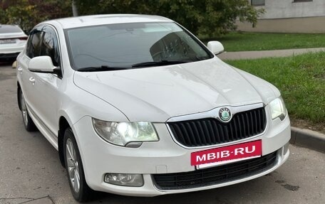 Skoda Superb III рестайлинг, 2011 год, 880 000 рублей, 3 фотография