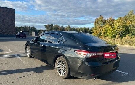 Toyota Camry, 2021 год, 3 300 000 рублей, 6 фотография