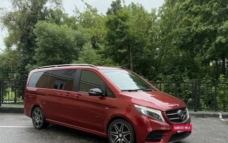 Mercedes-Benz V-Класс, 2018 год, 6 000 000 рублей, 2 фотография