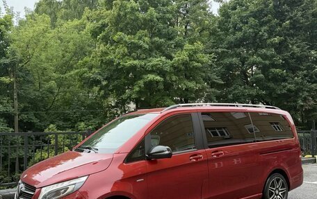 Mercedes-Benz V-Класс, 2018 год, 6 000 000 рублей, 3 фотография