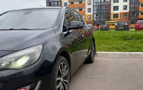 Opel Astra J, 2013 год, 700 000 рублей, 2 фотография