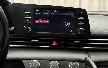 Hyundai Elantra, 2022 год, 2 069 000 рублей, 20 фотография