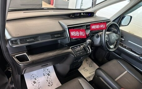 Honda Stepwgn IV, 2015 год, 1 849 000 рублей, 13 фотография