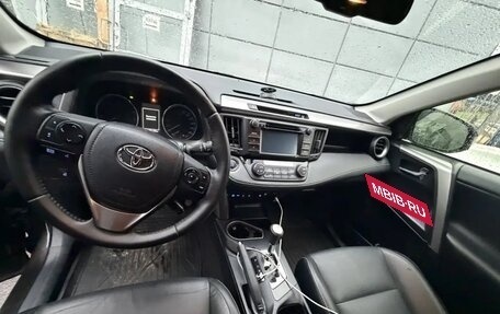 Toyota RAV4, 2016 год, 2 700 000 рублей, 8 фотография