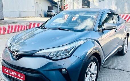 Toyota C-HR I рестайлинг, 2021 год, 2 300 000 рублей, 2 фотография