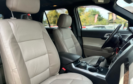 Ford Explorer VI, 2012 год, 1 800 000 рублей, 16 фотография