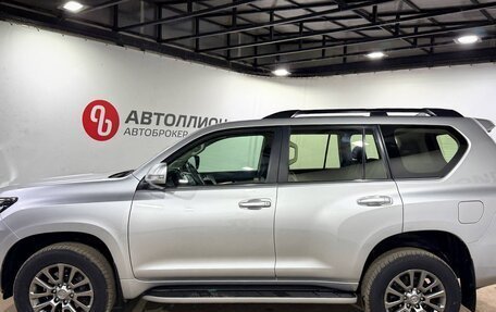 Toyota Land Cruiser Prado 150 рестайлинг 2, 2018 год, 5 200 000 рублей, 2 фотография