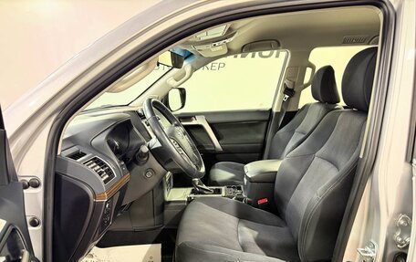 Toyota Land Cruiser Prado 150 рестайлинг 2, 2018 год, 5 200 000 рублей, 9 фотография