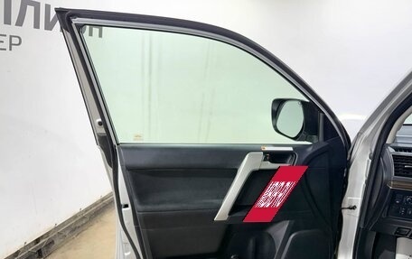 Toyota Land Cruiser Prado 150 рестайлинг 2, 2018 год, 5 200 000 рублей, 11 фотография