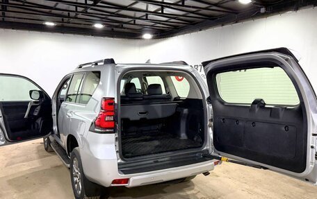Toyota Land Cruiser Prado 150 рестайлинг 2, 2018 год, 5 200 000 рублей, 24 фотография