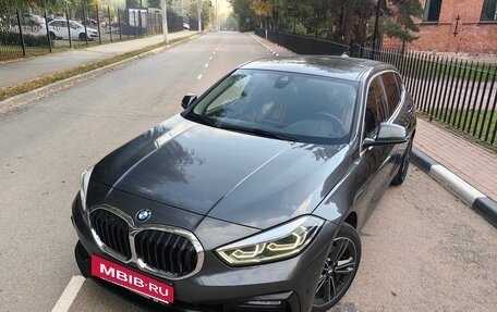 BMW 1 серия, 2021 год, 3 050 000 рублей, 2 фотография