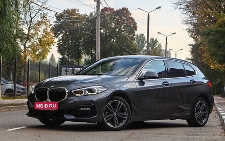 BMW 1 серия, 2021 год, 3 050 000 рублей, 5 фотография