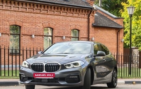 BMW 1 серия, 2021 год, 3 050 000 рублей, 3 фотография