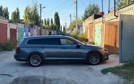 Volkswagen Passat B8 рестайлинг, 2017 год, 2 000 000 рублей, 2 фотография