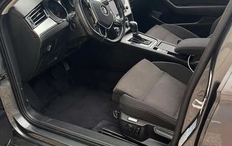 Volkswagen Passat B8 рестайлинг, 2017 год, 2 000 000 рублей, 13 фотография