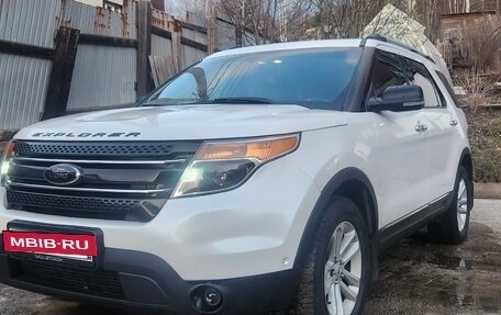 Ford Explorer VI, 2012 год, 1 335 000 рублей, 2 фотография
