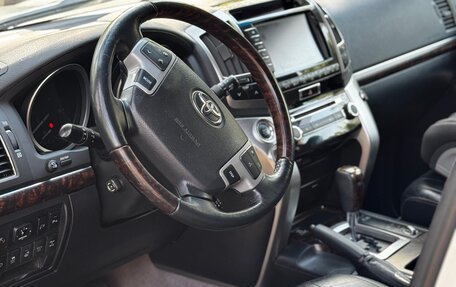 Toyota Land Cruiser 200, 2012 год, 2 750 000 рублей, 2 фотография