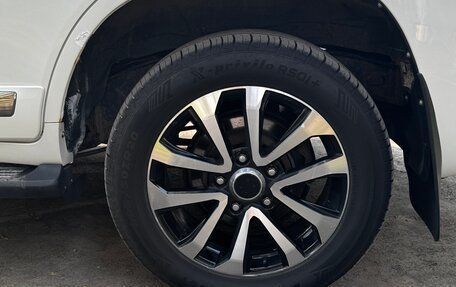 Toyota Land Cruiser 200, 2012 год, 2 750 000 рублей, 7 фотография