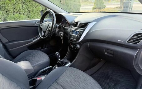 Hyundai Solaris II рестайлинг, 2015 год, 825 000 рублей, 8 фотография