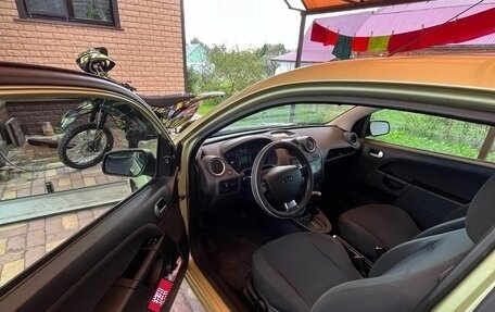 Ford Fiesta, 2007 год, 420 000 рублей, 2 фотография
