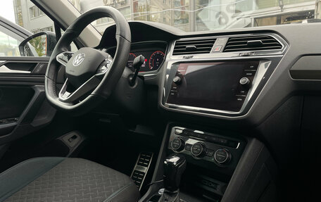 Volkswagen Tiguan II, 2019 год, 2 399 000 рублей, 8 фотография