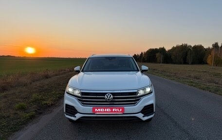 Volkswagen Touareg III, 2020 год, 3 250 000 рублей, 2 фотография