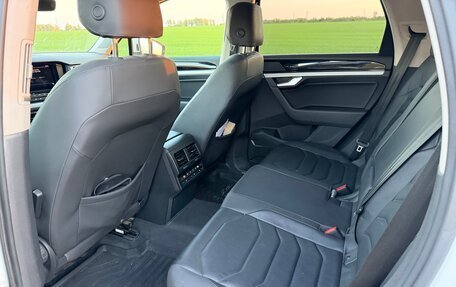 Volkswagen Touareg III, 2020 год, 3 250 000 рублей, 7 фотография