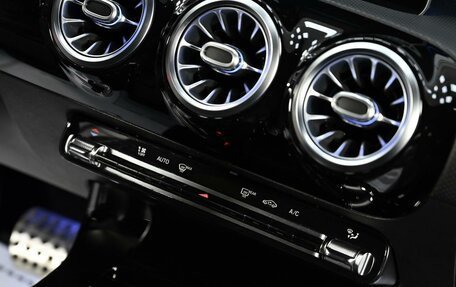 Mercedes-Benz CLA, 2019 год, 2 285 000 рублей, 15 фотография