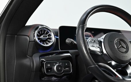 Mercedes-Benz CLA, 2019 год, 2 285 000 рублей, 11 фотография