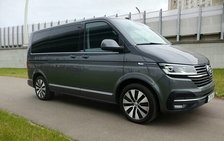 Volkswagen Multivan T6 рестайлинг, 2019 год, 4 500 000 рублей, 4 фотография