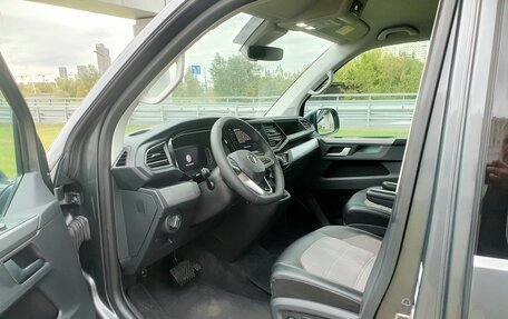 Volkswagen Multivan T6 рестайлинг, 2019 год, 4 500 000 рублей, 13 фотография