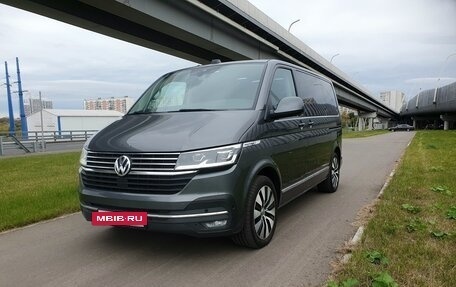Volkswagen Multivan T6 рестайлинг, 2019 год, 4 500 000 рублей, 3 фотография