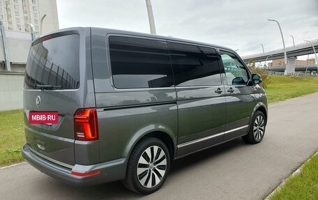 Volkswagen Multivan T6 рестайлинг, 2019 год, 4 500 000 рублей, 8 фотография