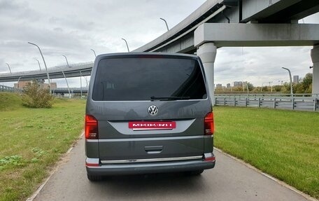 Volkswagen Multivan T6 рестайлинг, 2019 год, 4 500 000 рублей, 9 фотография