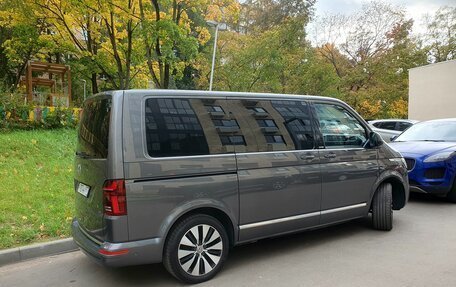 Volkswagen Multivan T6 рестайлинг, 2019 год, 4 500 000 рублей, 20 фотография
