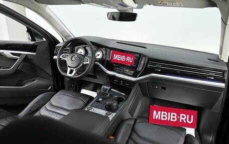 Volkswagen Touareg III, 2019 год, 3 535 000 рублей, 6 фотография
